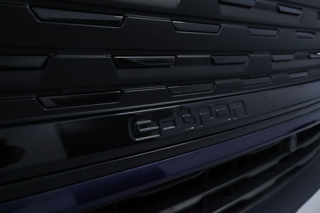 Used 2022 Audi Q4 e-tron Premium Plus w/ Premium Plus image 11