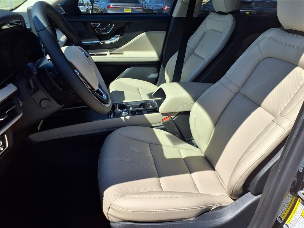 New 2026 Lincoln Corsair Premiere image 11