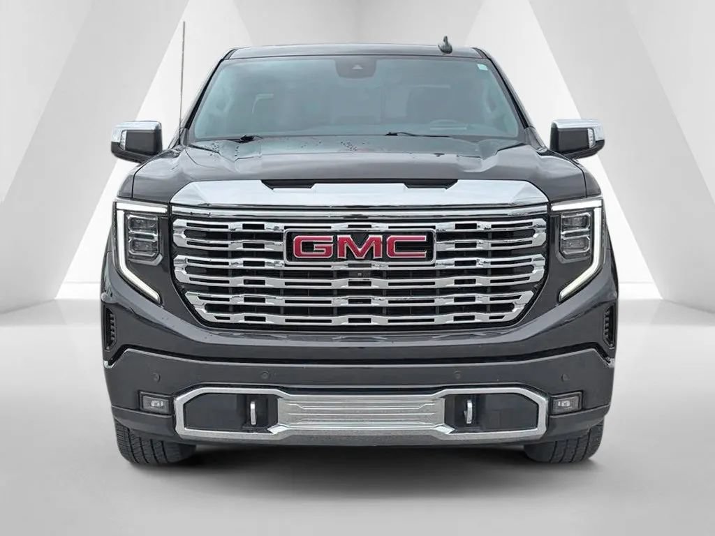 Used 2023 GMC Sierra 1500 Denali AWD/4WD image 2