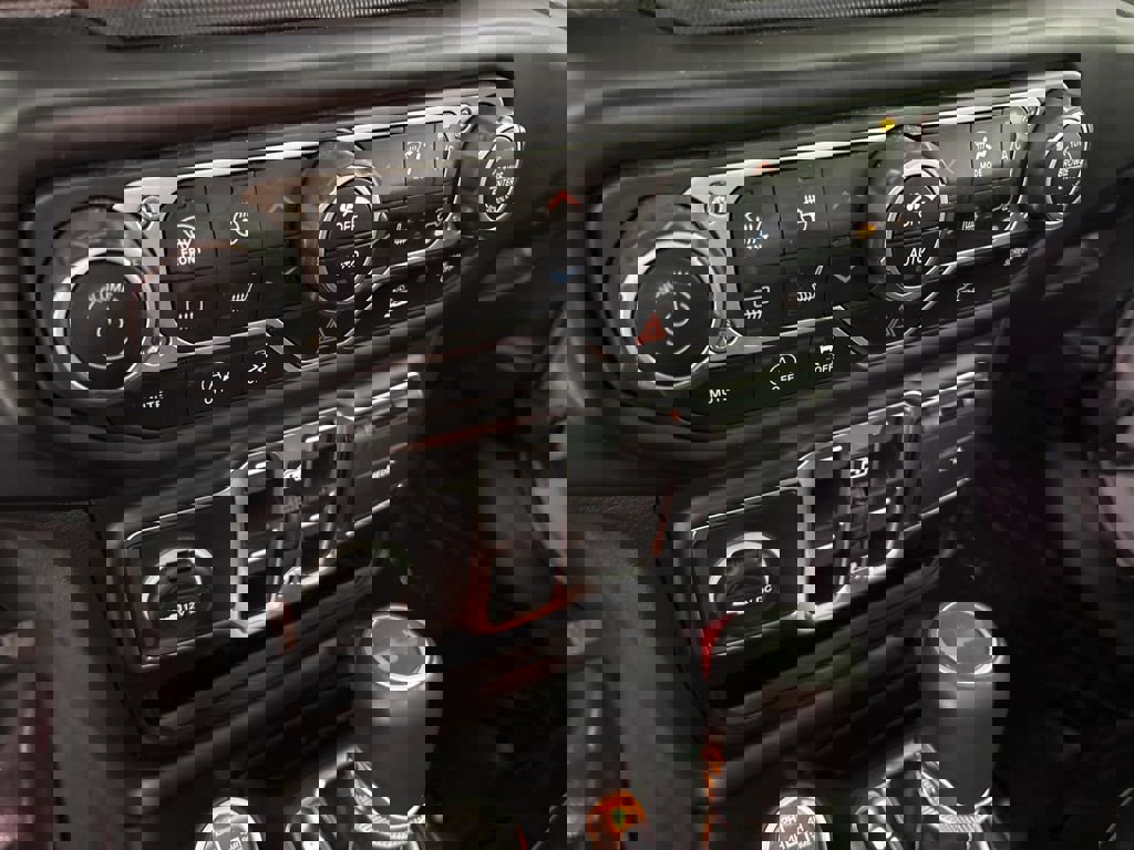 Used 2022 Jeep Wrangler Unlimited Sahara w/ LED Lighting Group image 35