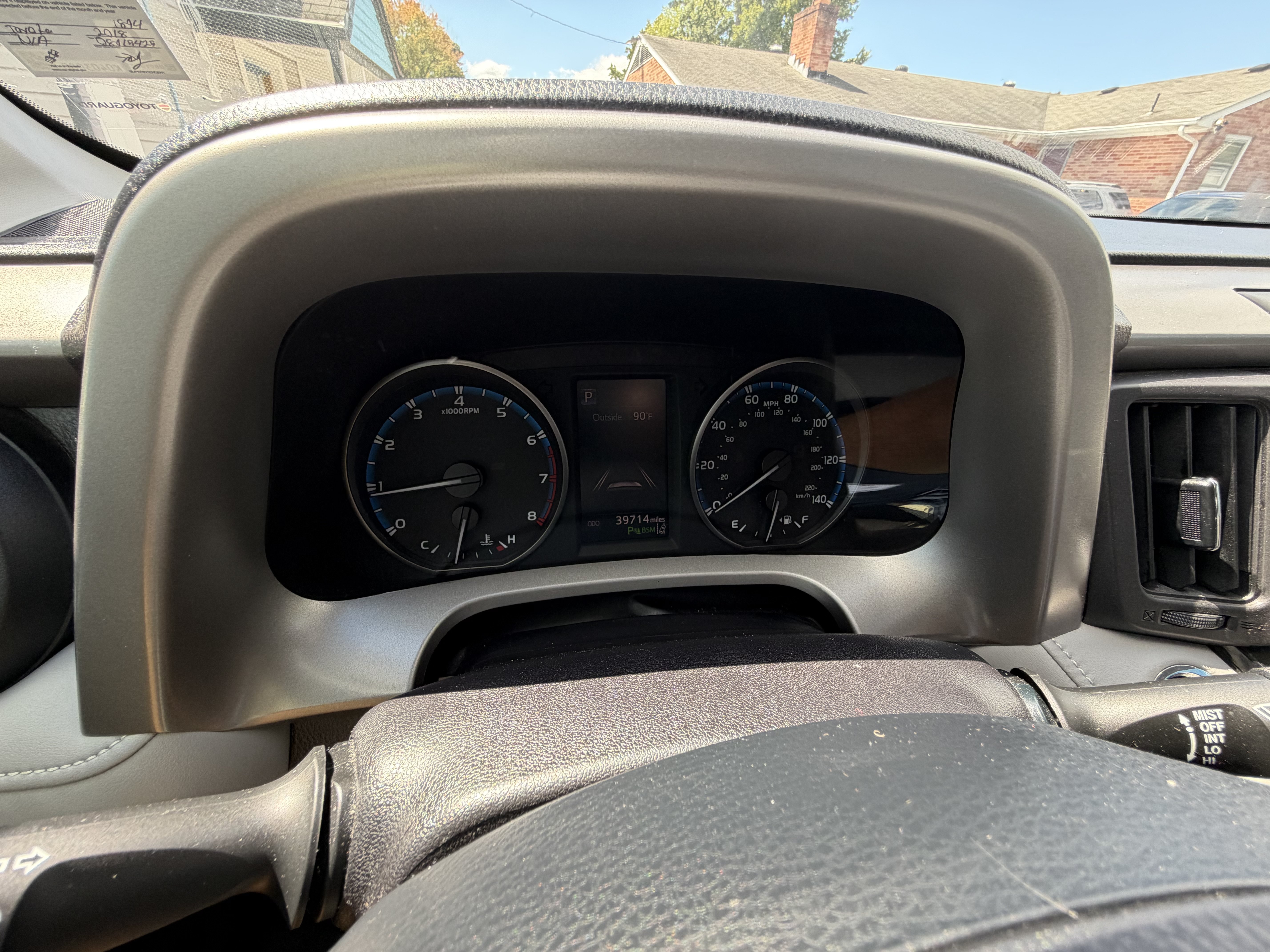 Used 2018 Toyota RAV4 XLE FWD image 24