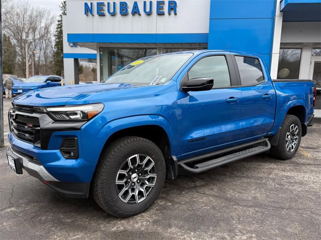 Used 2024 Chevrolet Colorado Z71 w/ Z71 Convenience Package 2