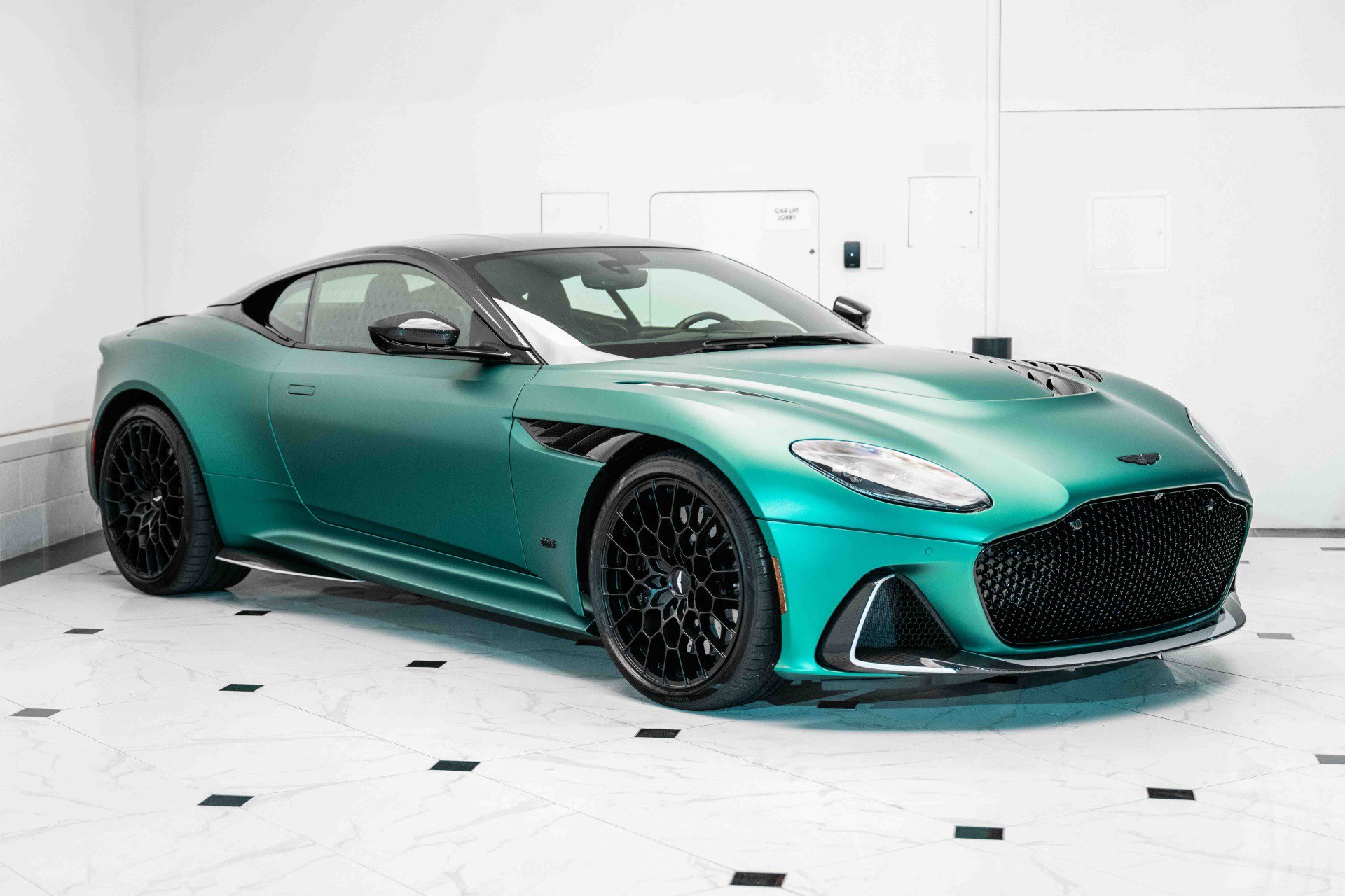Used 2023 Aston Martin DBS Coupe RWD image 1