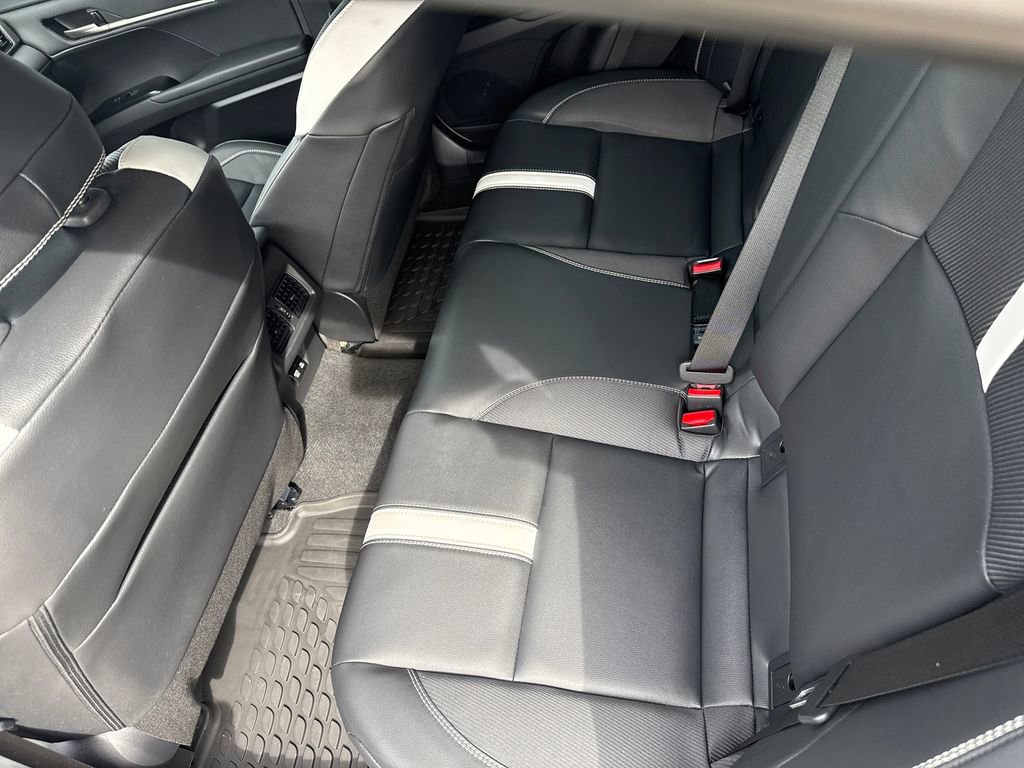 Used 2025 Toyota Camry SE image 27