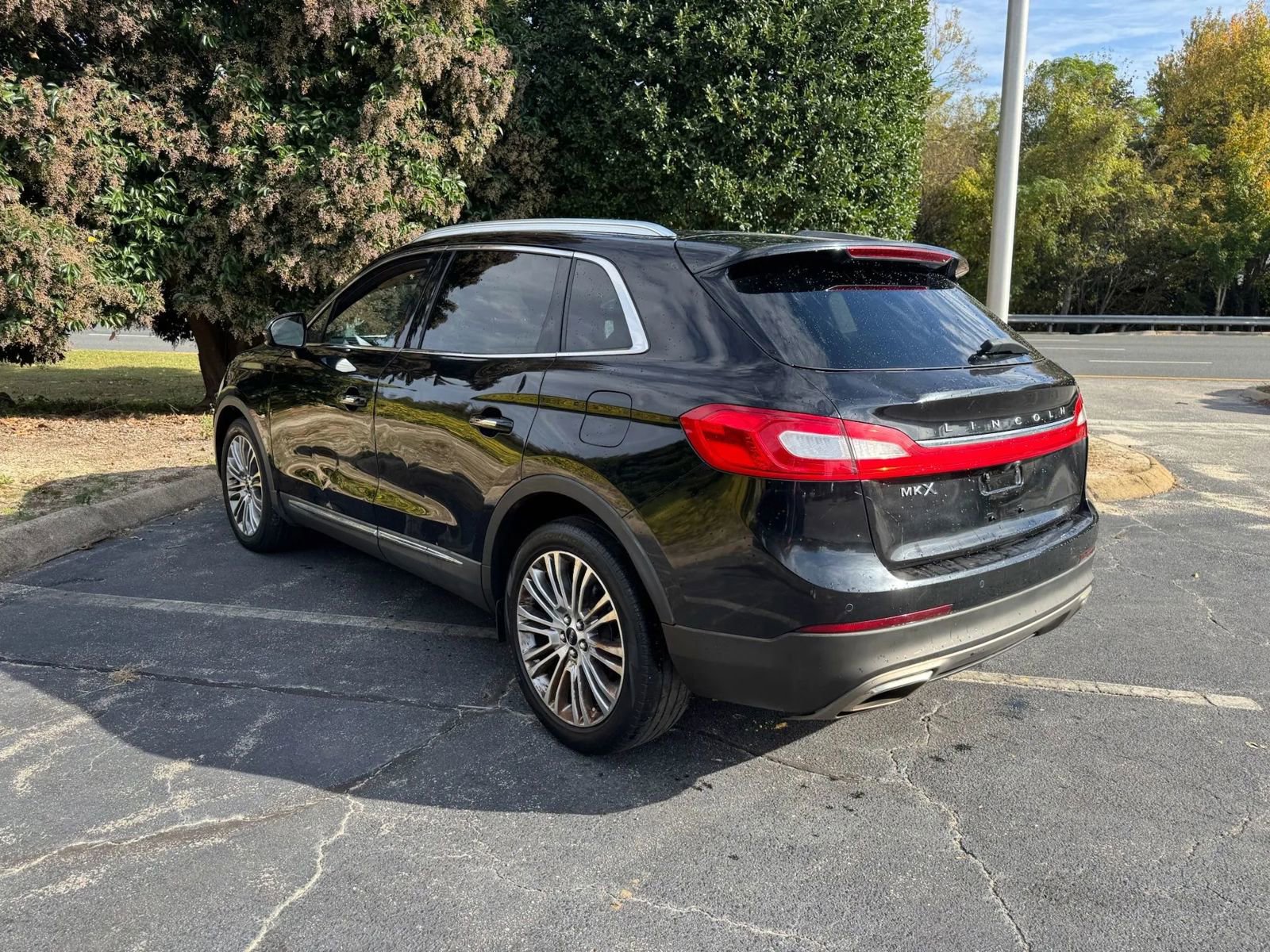 Used 2018 Lincoln MKX Reserve w/ Lincoln MKX Climate Package FWD image 6