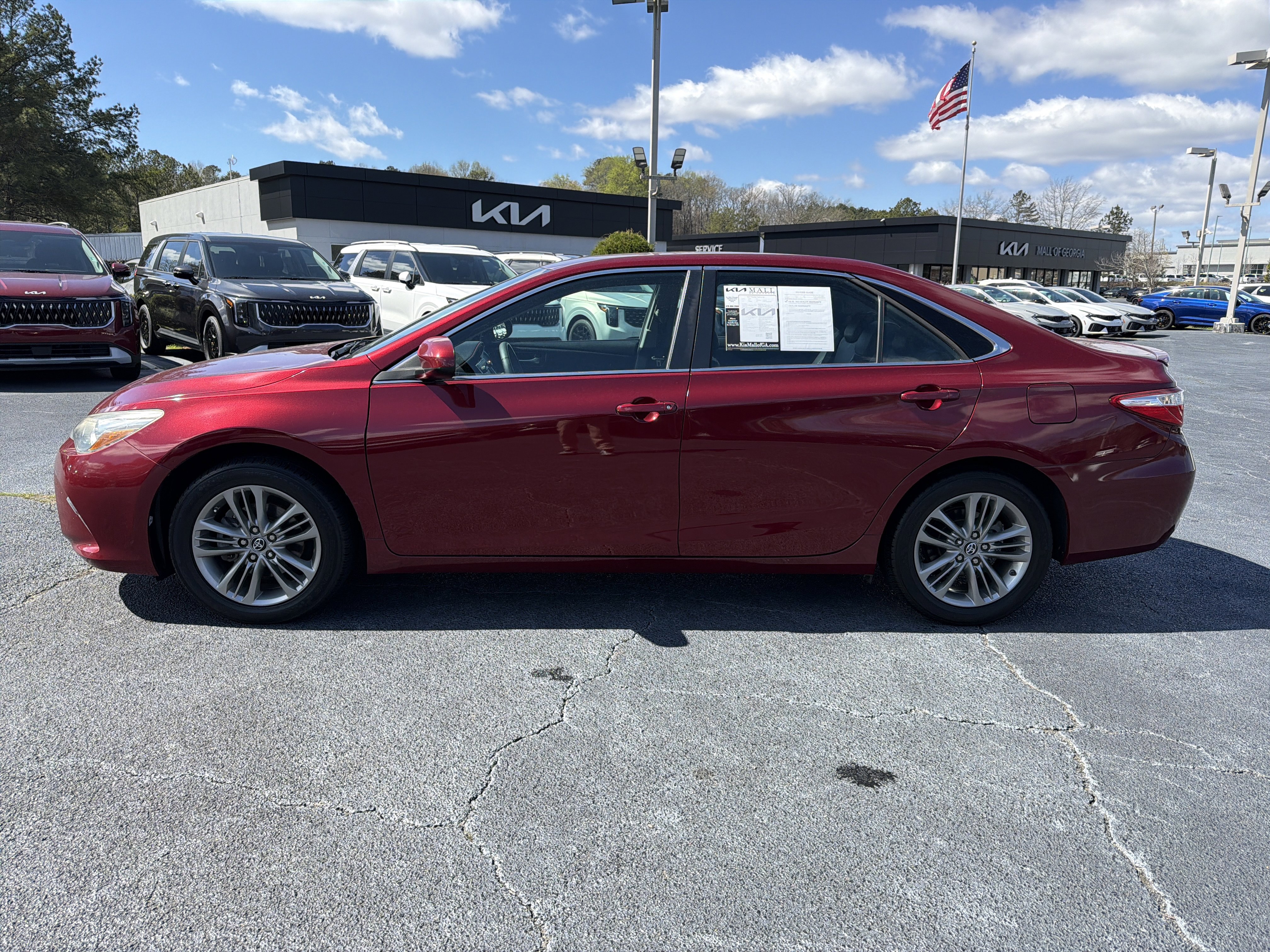 Used 2017 Toyota Camry SE image 8