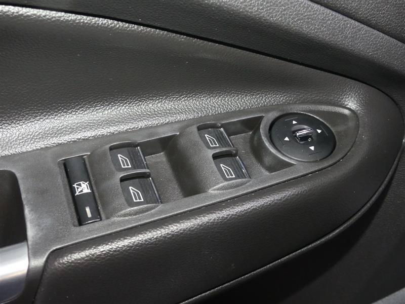 Used 2013 Ford C-MAX SEL FWD image 19