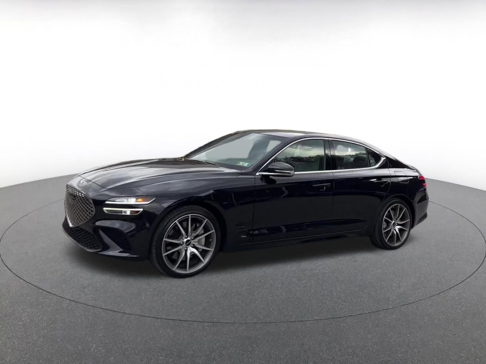 Used 2025 Genesis G70 2.5T image 8
