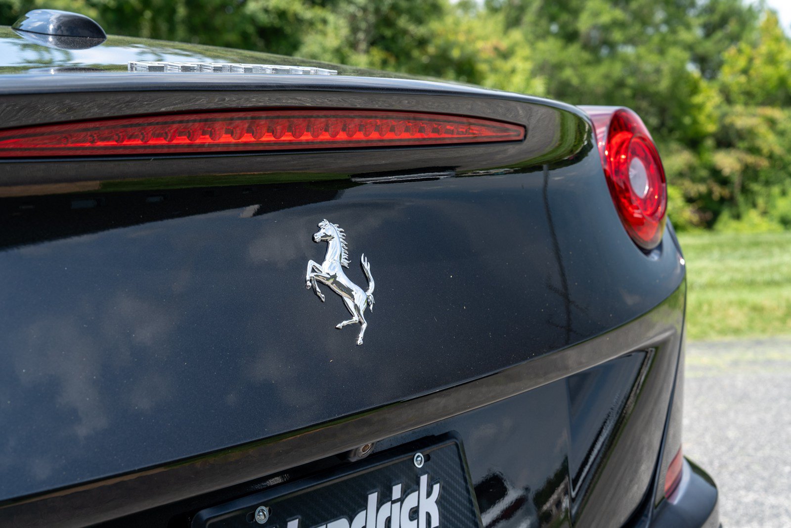 Used 2018 Ferrari California T RWD image 16