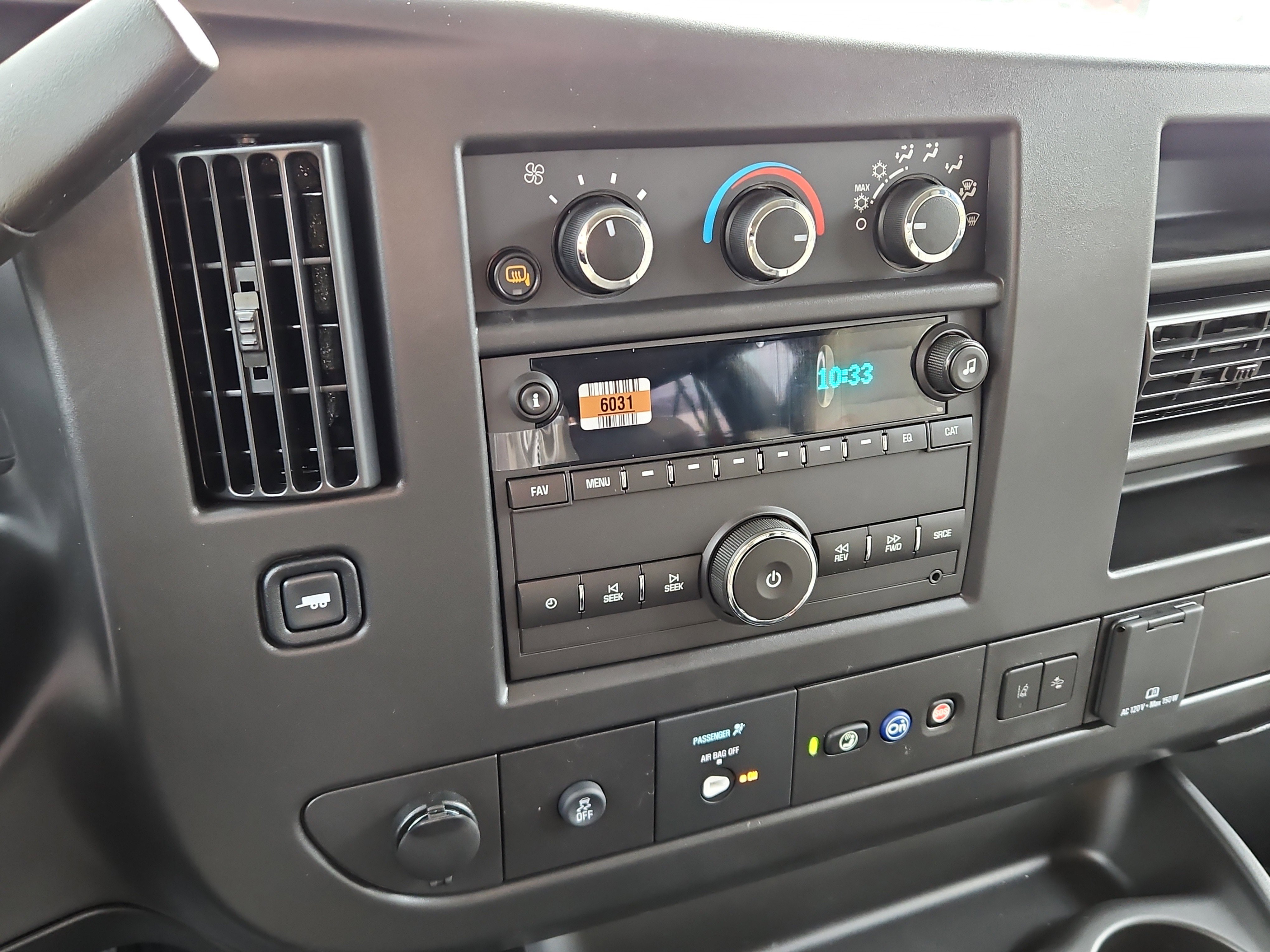 New 2025 Chevrolet Express 3500 LT w/ LT Preferred Equipment Group image 18