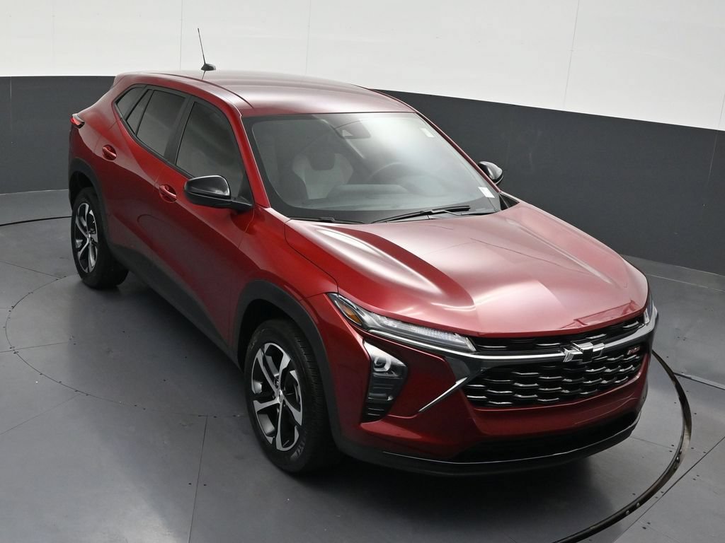 Used 2025 Chevrolet Trax RS FWD image 21