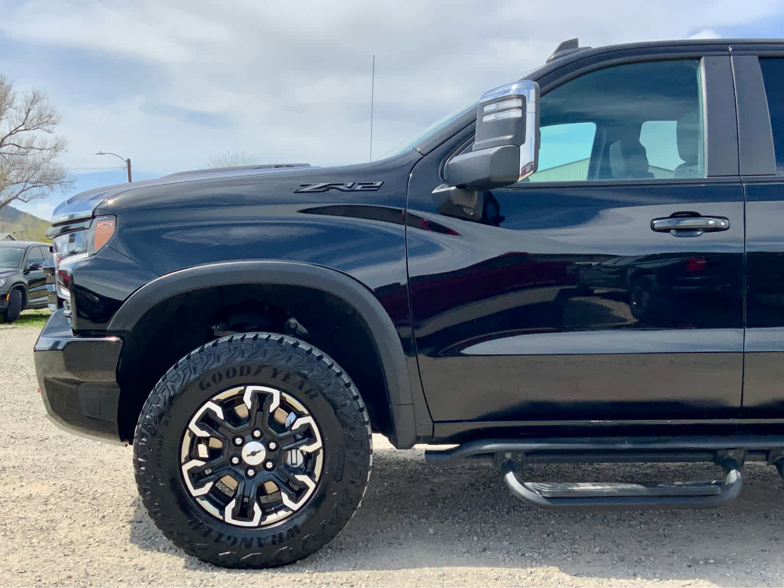 Used 2023 Chevrolet Silverado 1500 ZR2 w/ Technology Package AWD/4WD image 10