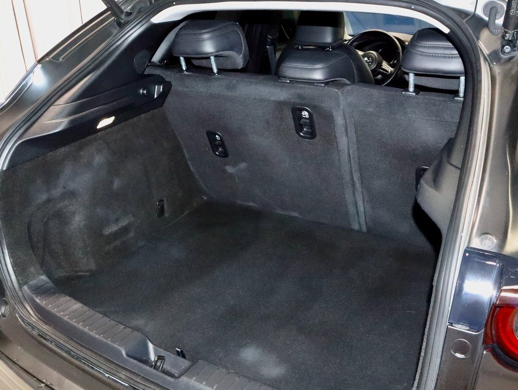 Used 2022 MAZDA CX-30 AWD 2.5 S w/ Premium Package image 16