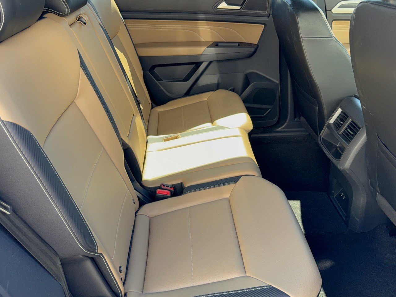 Used 2021 Volkswagen Atlas Cross Sport SEL FWD image 29