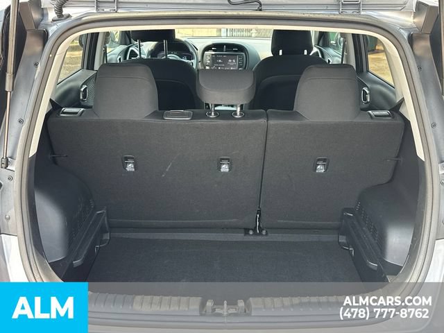 Used 2025 Kia Soul LX w/ LX Technology Package FWD image 21