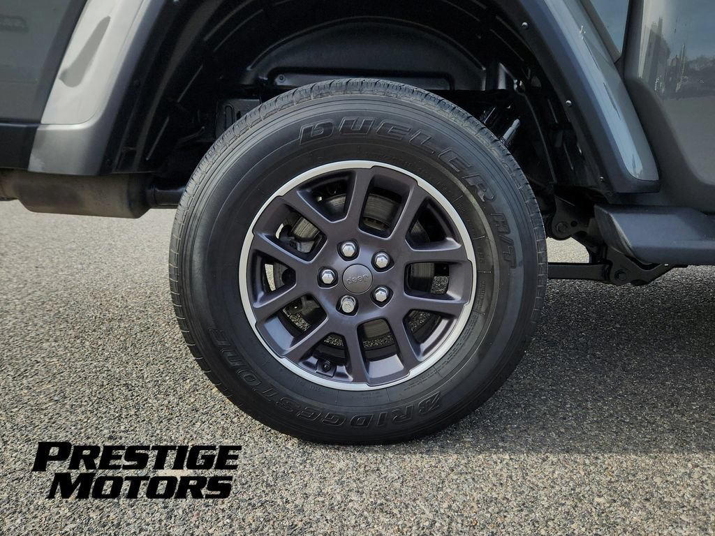 Used 2021 Jeep Gladiator Overland w/ Uconnect 4C Nav & Sound Group AWD/4WD image 28