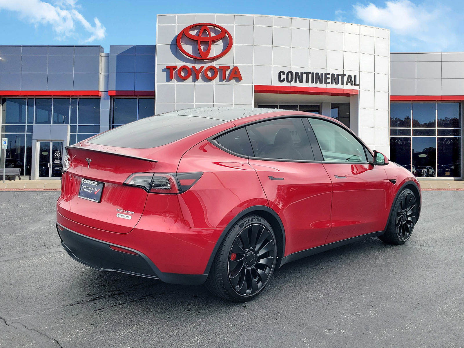 Used 2023 Tesla Model Y Performance image 5