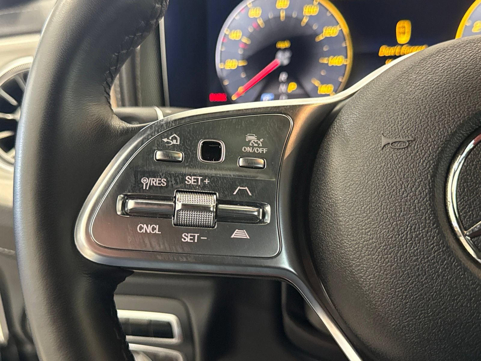 Used 2022 Mercedes-Benz G 550 image 25