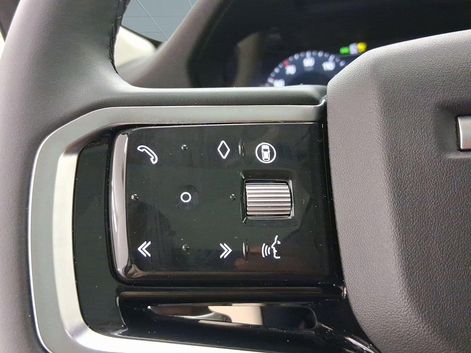 Used 2025 Land Rover Discovery Sport S image 15