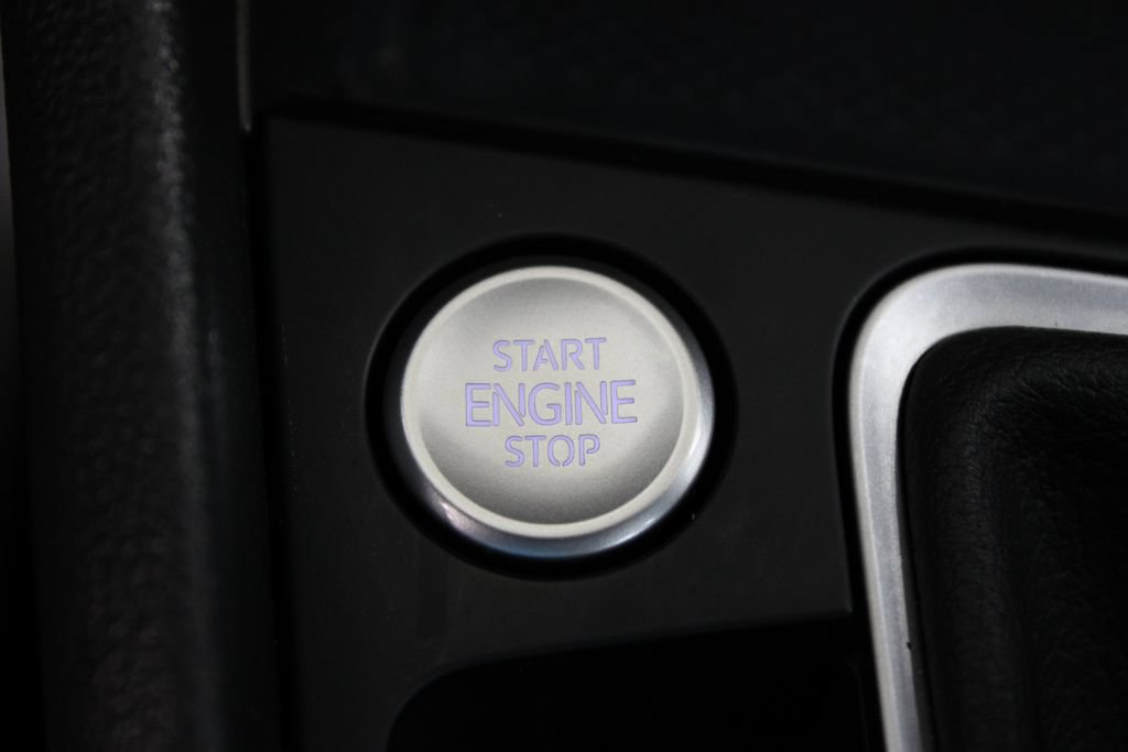 Used 2024 Volkswagen Jetta SE FWD image 12
