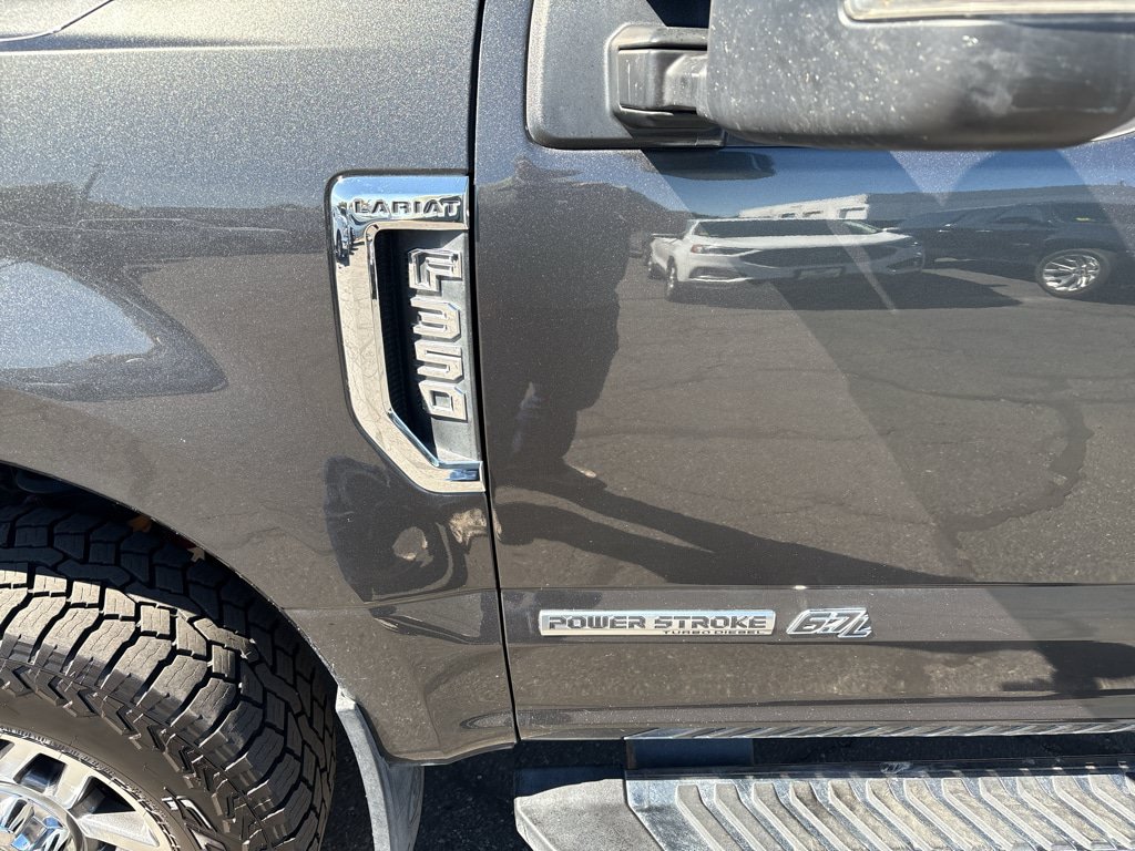 Used 2017 Ford F350 Lariat w/ Lariat Value Package AWD/4WD image 9