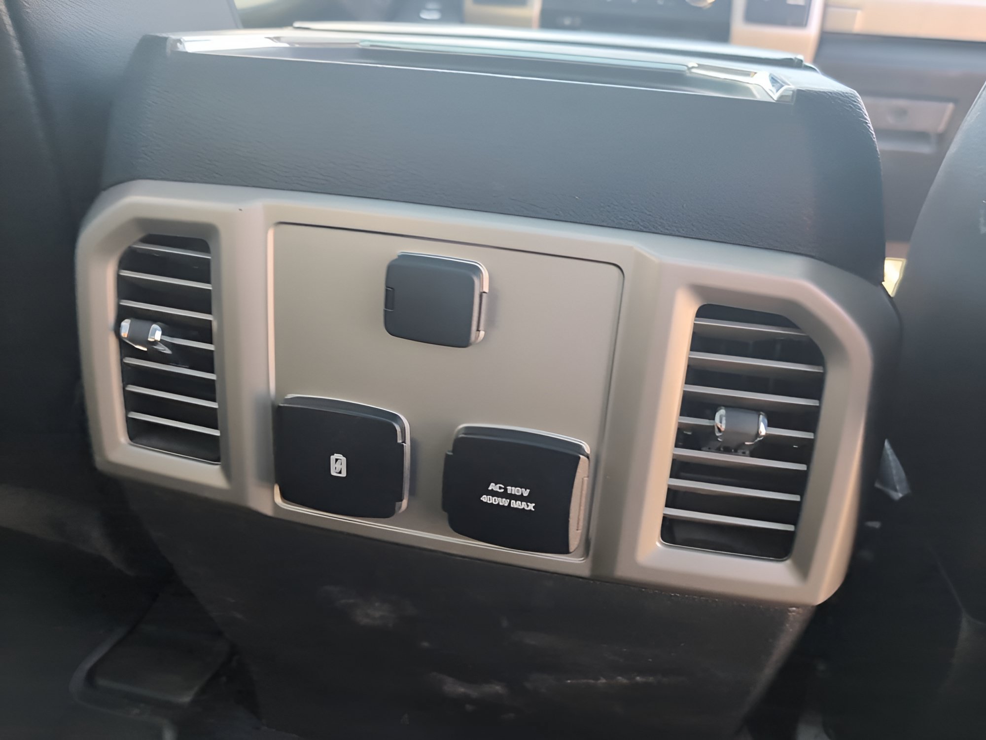 Used 2017 Ford F350 Lariat w/ Lariat Ultimate Package AWD/4WD image 15