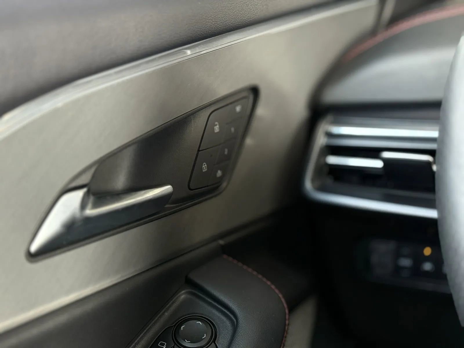 Used 2024 Acura ZDX A-Spec image 25