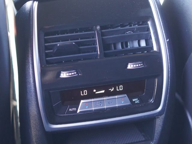 Used 2024 BMW X7 xDrive40i w/ M Sport Package image 38