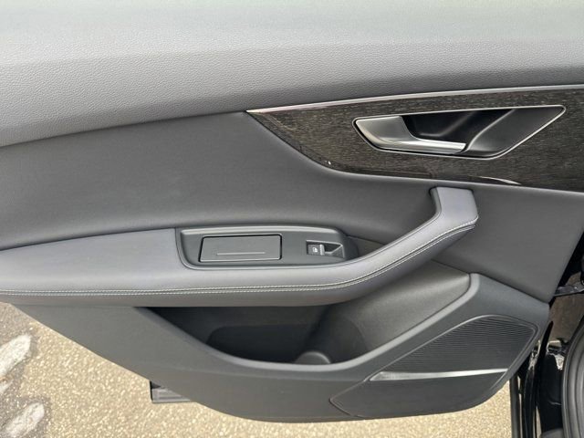 Certified 2025 Audi Q7 3.0T Premium Plus image 37