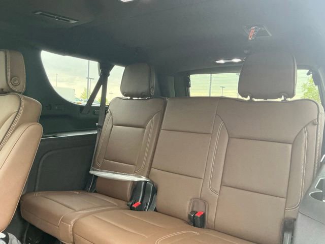 New 2026 Chevrolet Suburban High Country AWD/4WD image 34