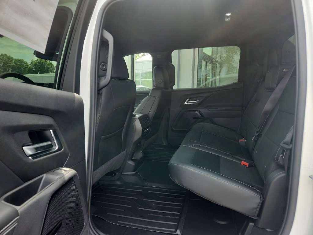 New 2025 Chevrolet Silverado EV LT image 17