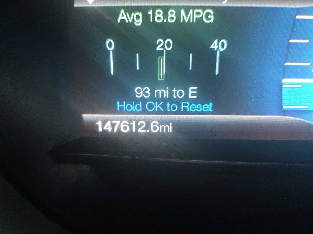 Used 2018 Ford Explorer XLT w/ Equipment Group 202A FWD image 31