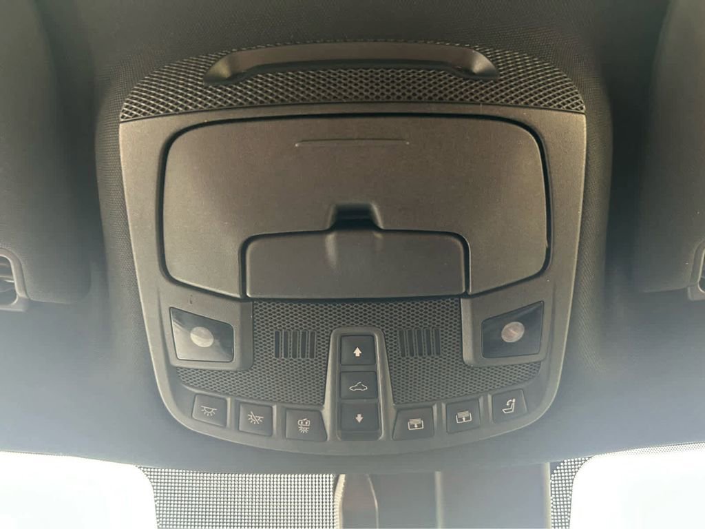 Used 2018 Lincoln Navigator L Reserve image 36