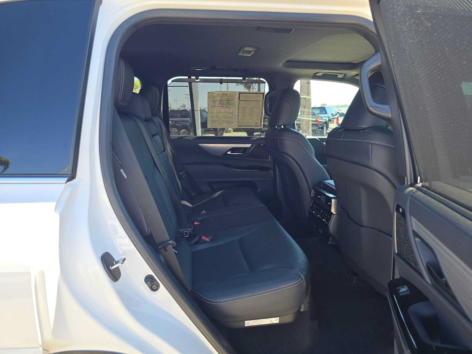 Used 2023 Lexus LX 600 F Sport w/ Accessory Package (Z1) AWD/4WD image 12
