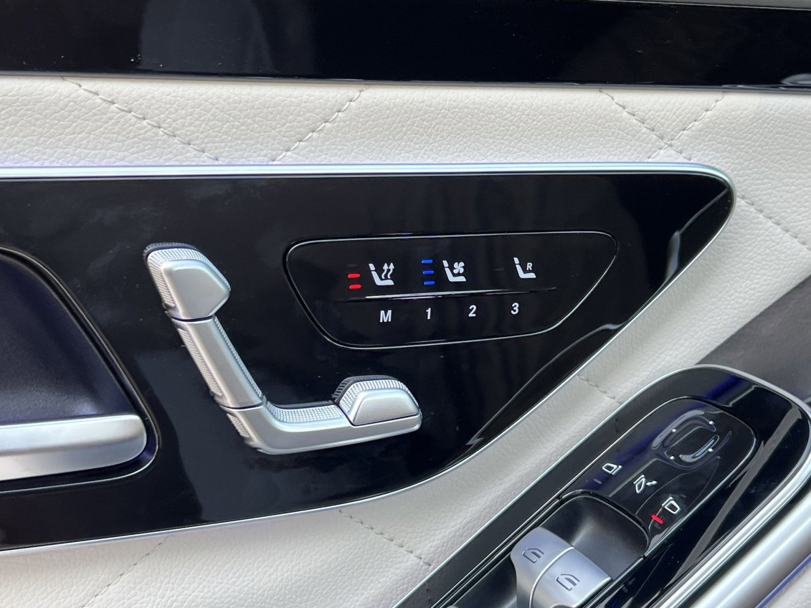 New 2026 Mercedes-Benz S 500 4MATIC image 34