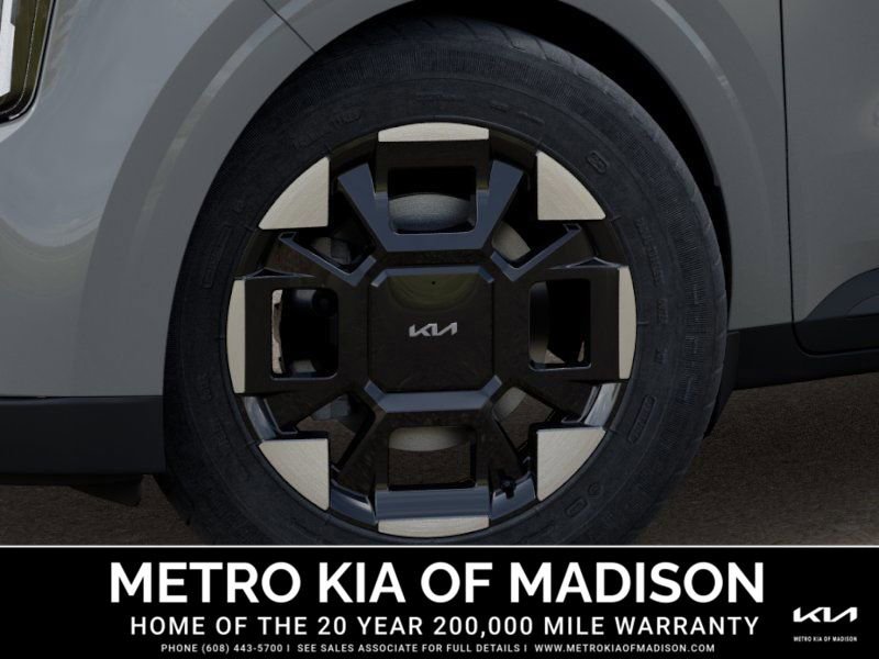 New 2026 Kia Carnival EX image 9