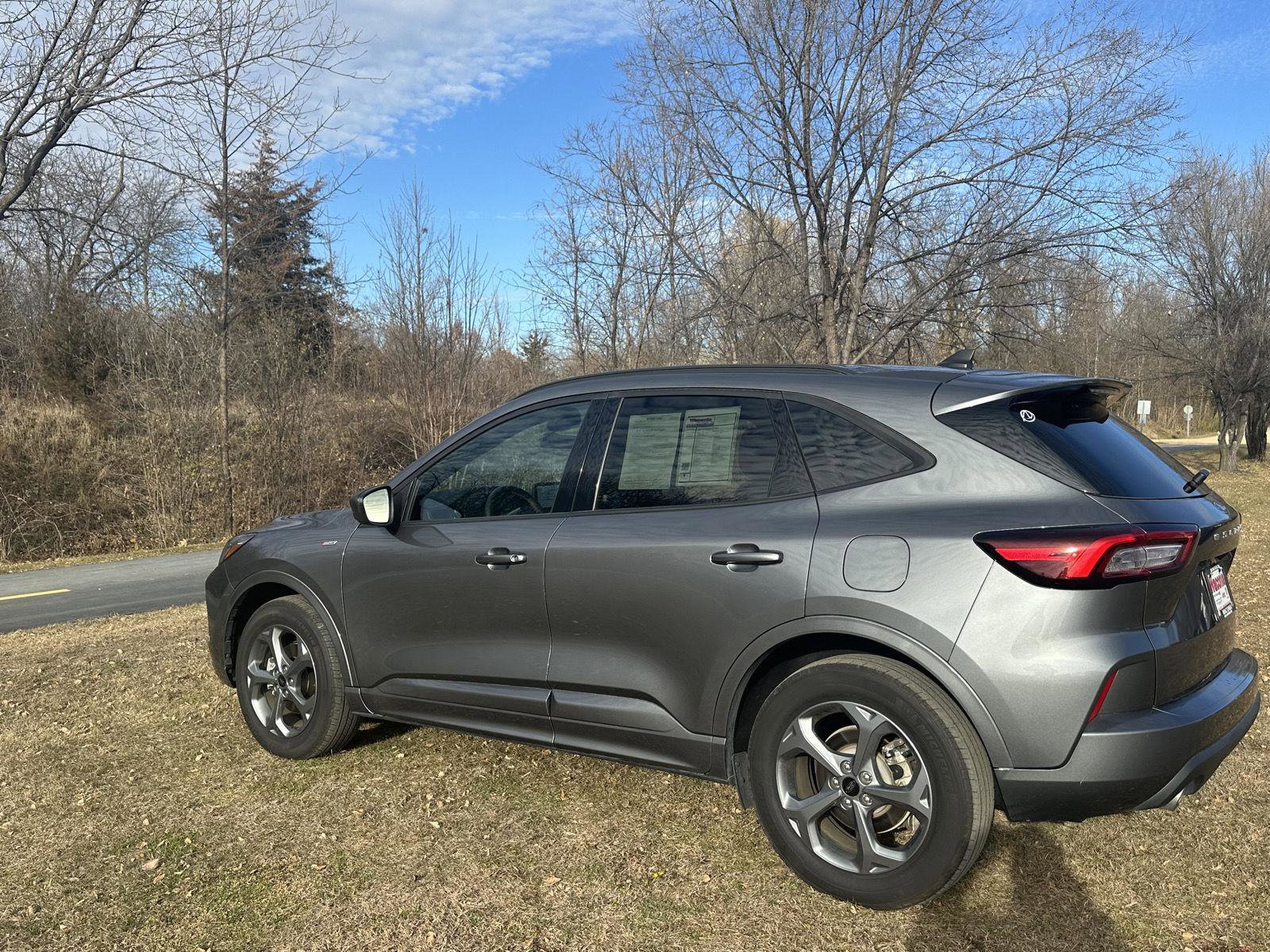 Used 2024 Ford Escape ST-Line AWD/4WD image 2