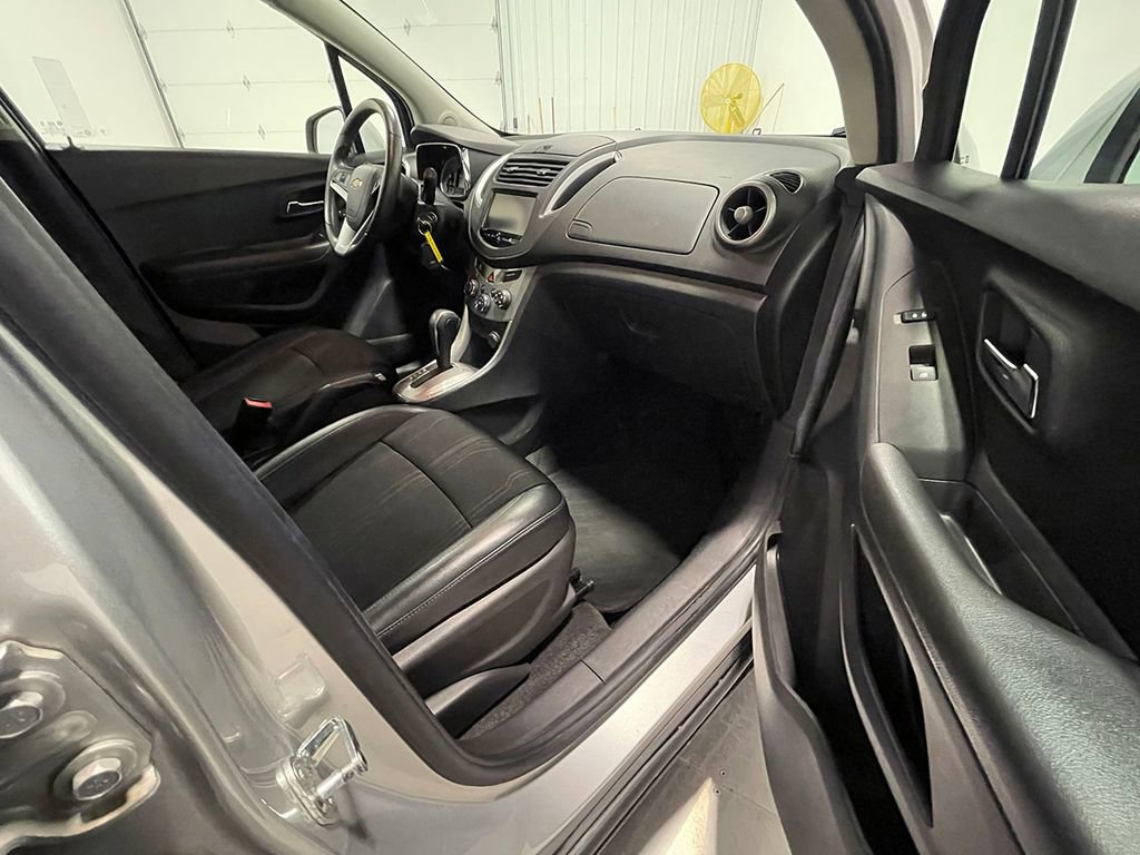Used 2016 Chevrolet Trax LT w/ LT Convenience Package image 23