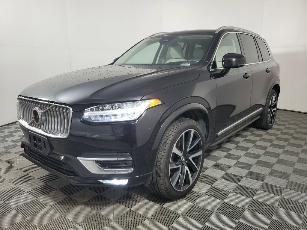 Certified 2024 Volvo XC90 B6 Ultimate w/ Protection Package Premier image 4