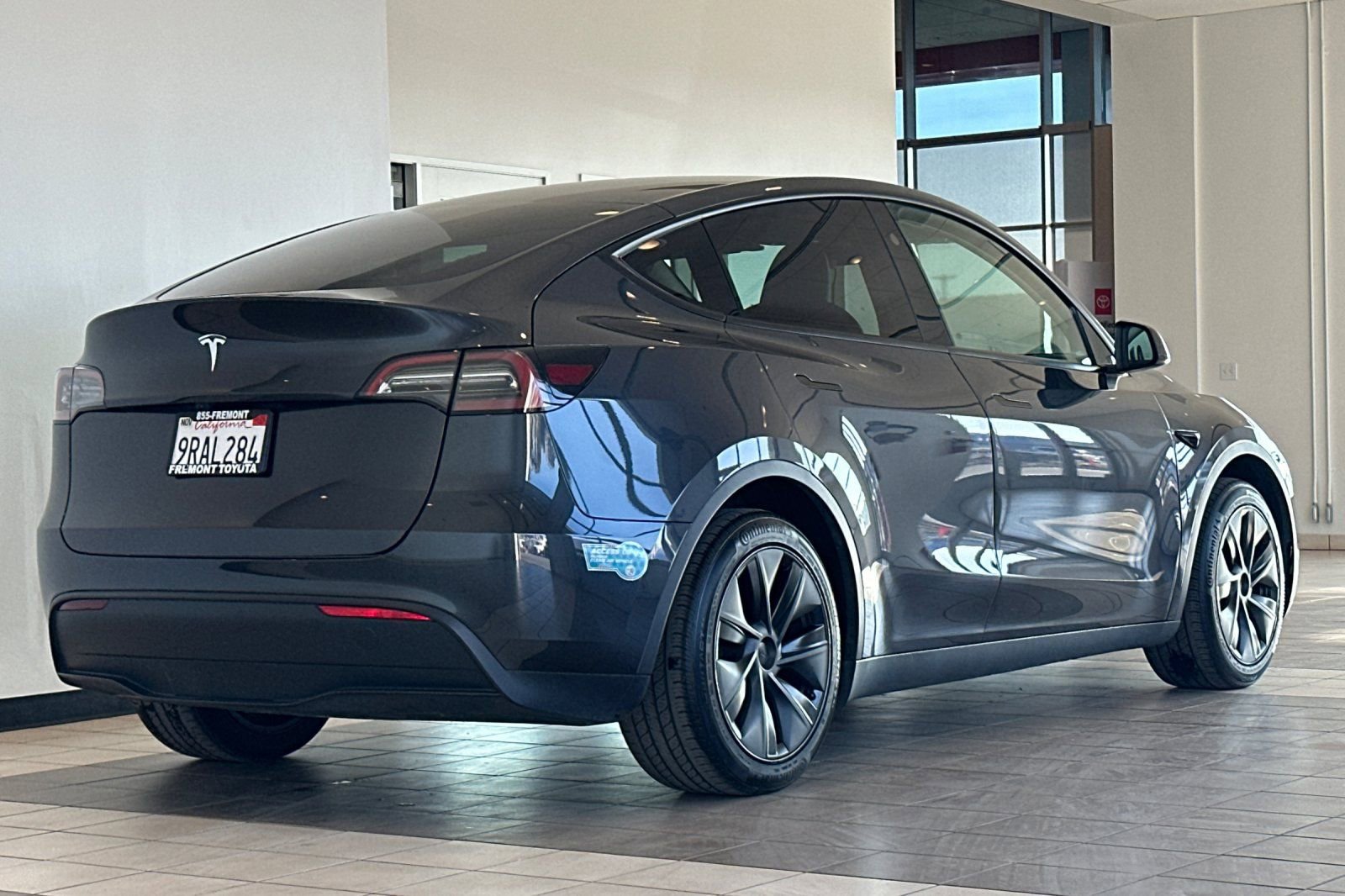 Used 2025 Tesla Model Y Long Range image 4