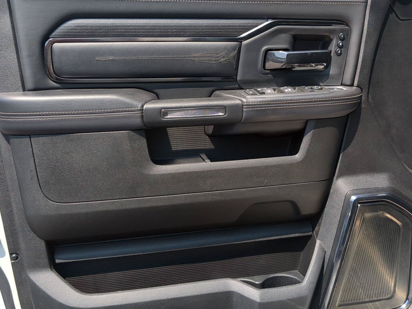 Used 2022 RAM 3500 Limited AWD/4WD image 11