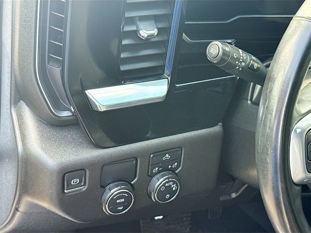 Used 2023 Chevrolet Silverado 1500 LT image 9