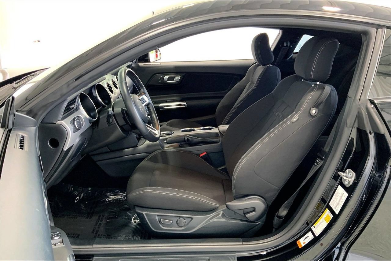 Used 2022 Ford Mustang GT RWD image 18