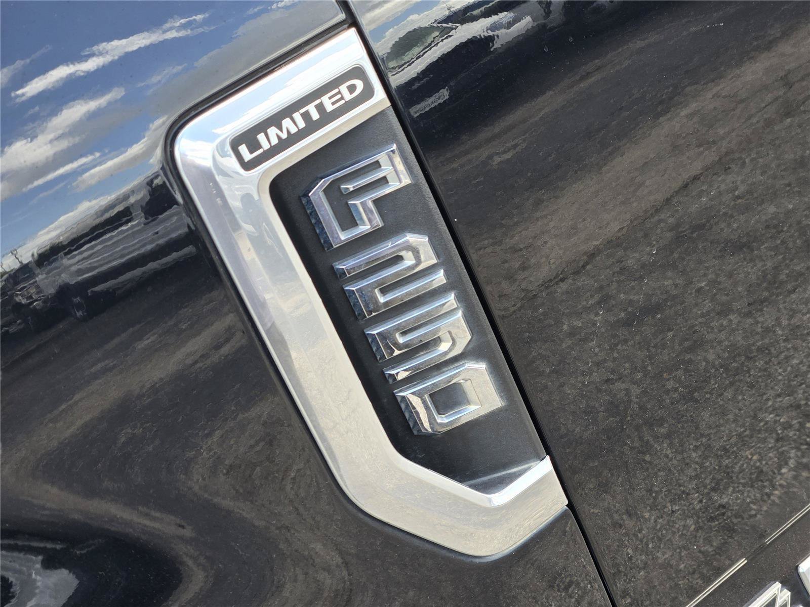 Used 2022 Ford F250 Limited w/ FX4 Off-Road Package AWD/4WD image 12