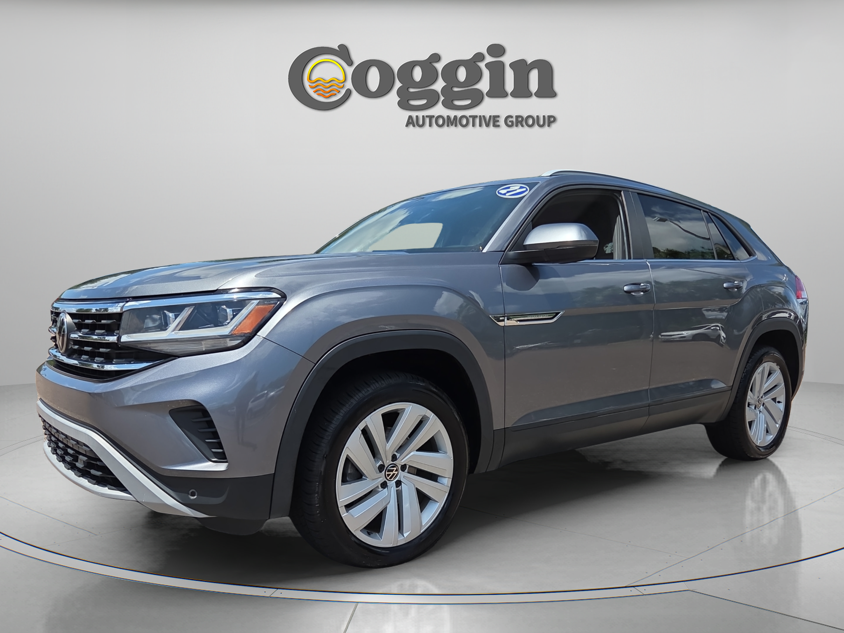 Used 2021 Volkswagen Atlas Cross Sport SE w/ Panoramic Sunroof Package FWD image 1
