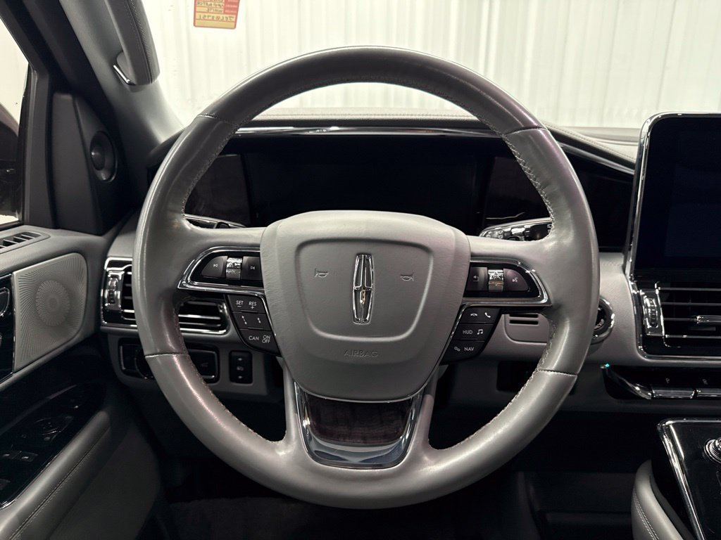 Used 2018 Lincoln Navigator Reserve w/ Technology Package AWD/4WD image 18