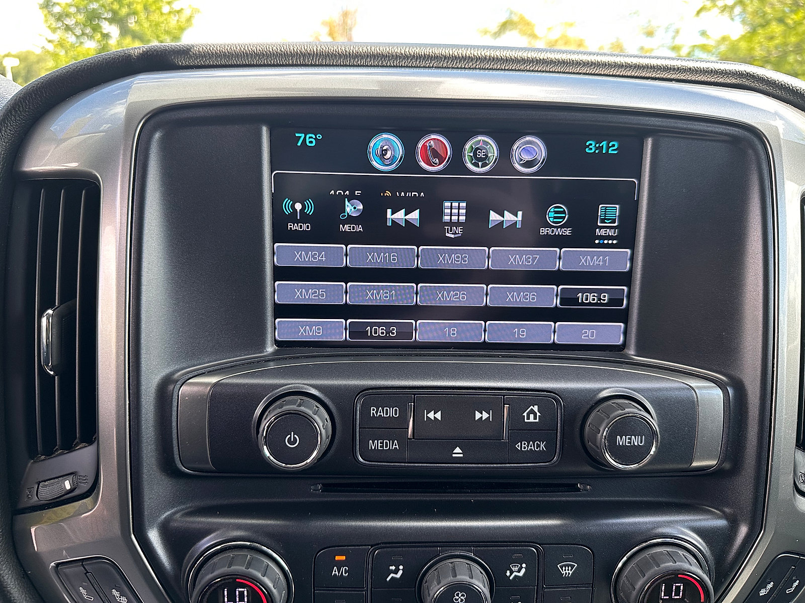 Used 2017 Chevrolet Silverado 1500 LT w/ All Star Edition AWD/4WD image 18