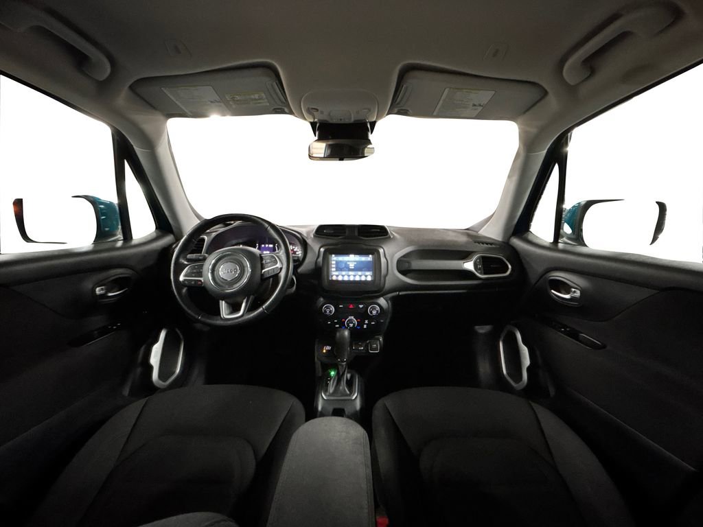 Used 2020 Jeep Renegade Latitude w/ Cold Weather Group image 17