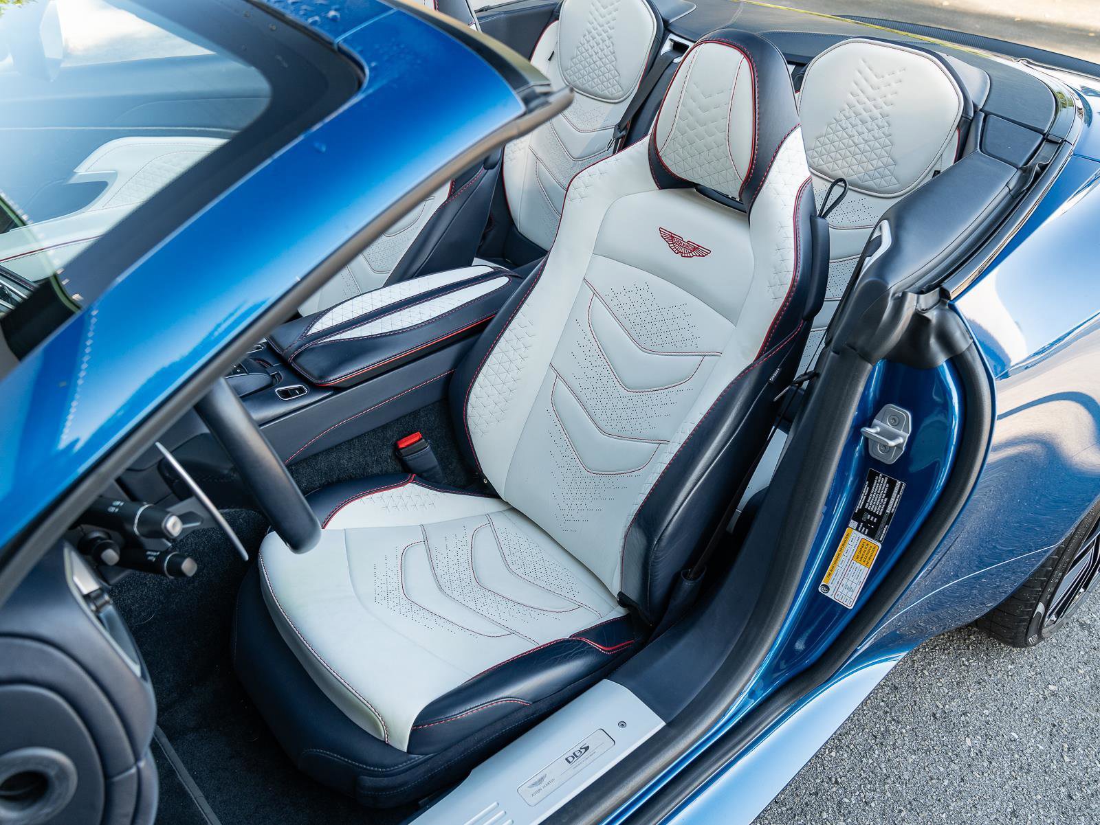 Used 2022 Aston Martin DBS Superleggera Volante image 4