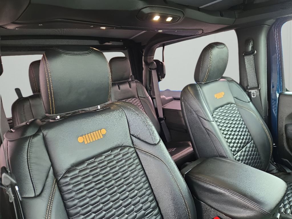Used 2025 Jeep Wrangler Sport AWD/4WD image 14
